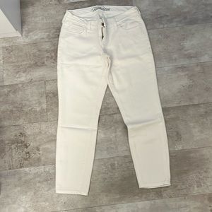 White capris jeans - old navy brand size 4
